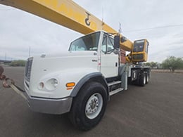 ’01 Freightliner FL112